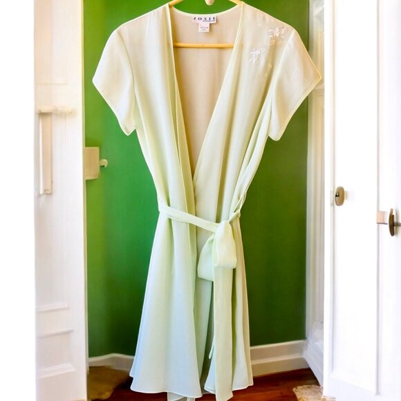 JOSIE Natori Vintage Sheer GREEN Short Robe Self Tie Embroidery NEW - Picture 2 of 15